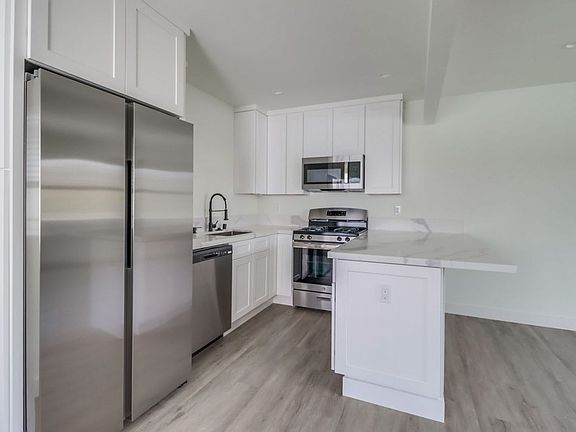 3rd image of 2852-2866 A St #2862