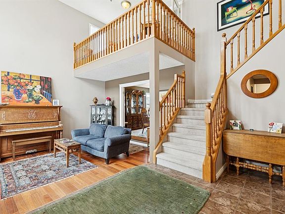 4th image of 4 W Wood Valley Rise SW