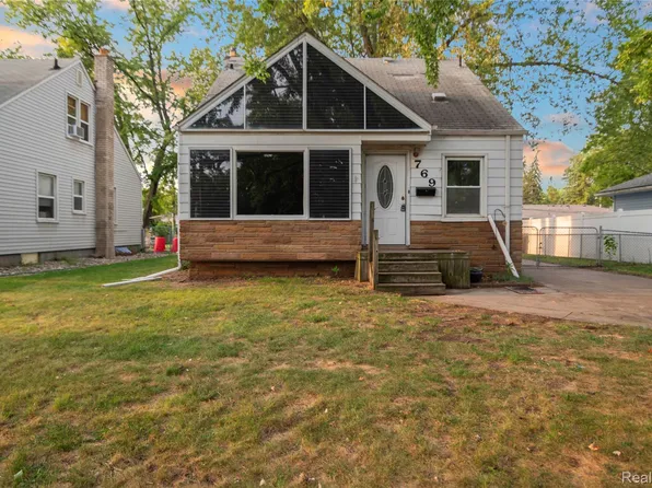 769 Coolidge Ave, Clawson, MI 48017