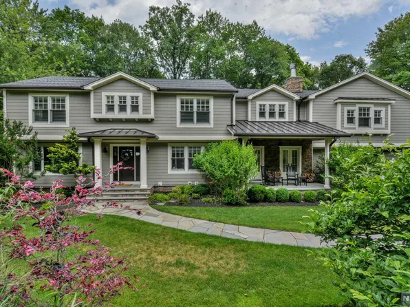 46 Joshua Dr, Ramsey, NJ 07446