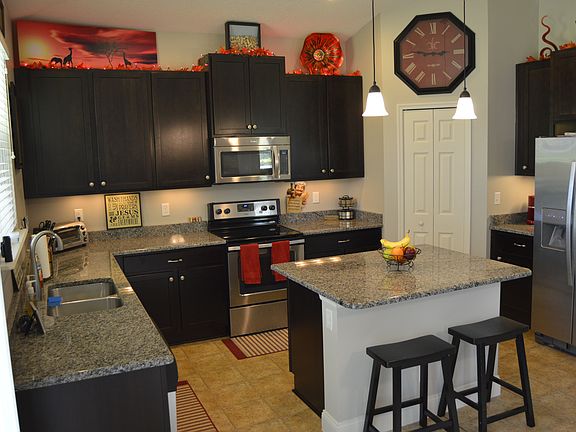 3rd image of 105 Gleneagle Grande Dr