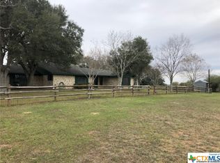 642 Martinez Rd, Yoakum, TX 77995