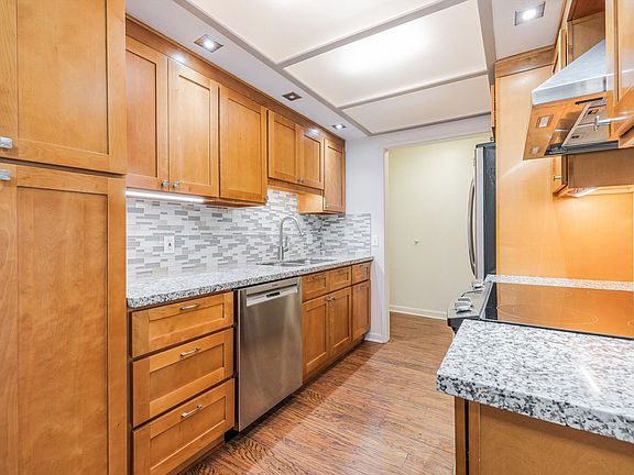 3rd image of 45 Eagle Crest Dr APT 209