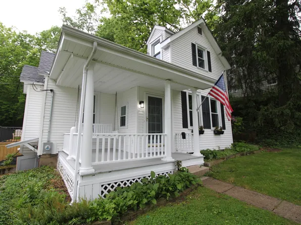 135 Thresher St, Granville, OH 43023