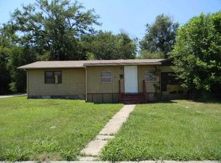 1211 SE Chandler St, Topeka, KS 66607