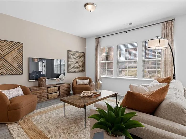 130 Star Ct — Photo 3