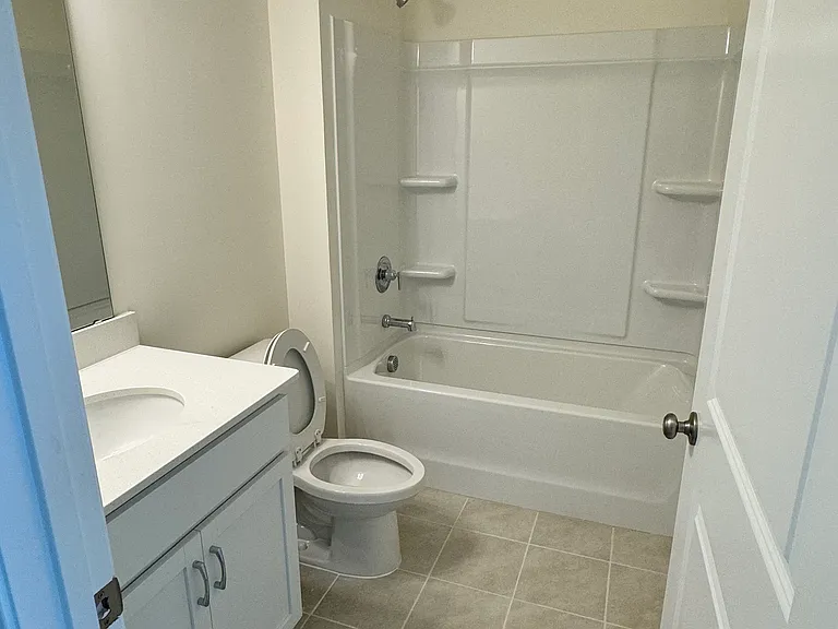 Guest full bathroom
