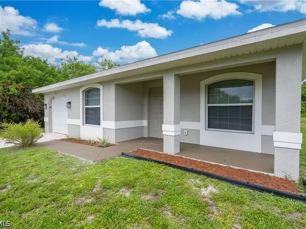546 Sherwood Ave S, Lehigh Acres, FL 33974