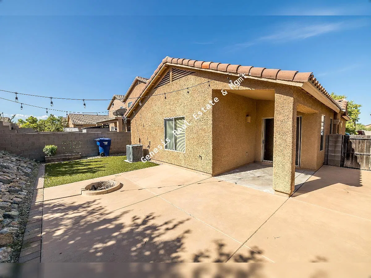 3 bed, 2.0 bath, 1556 sqft, $1,850 — Photo 1