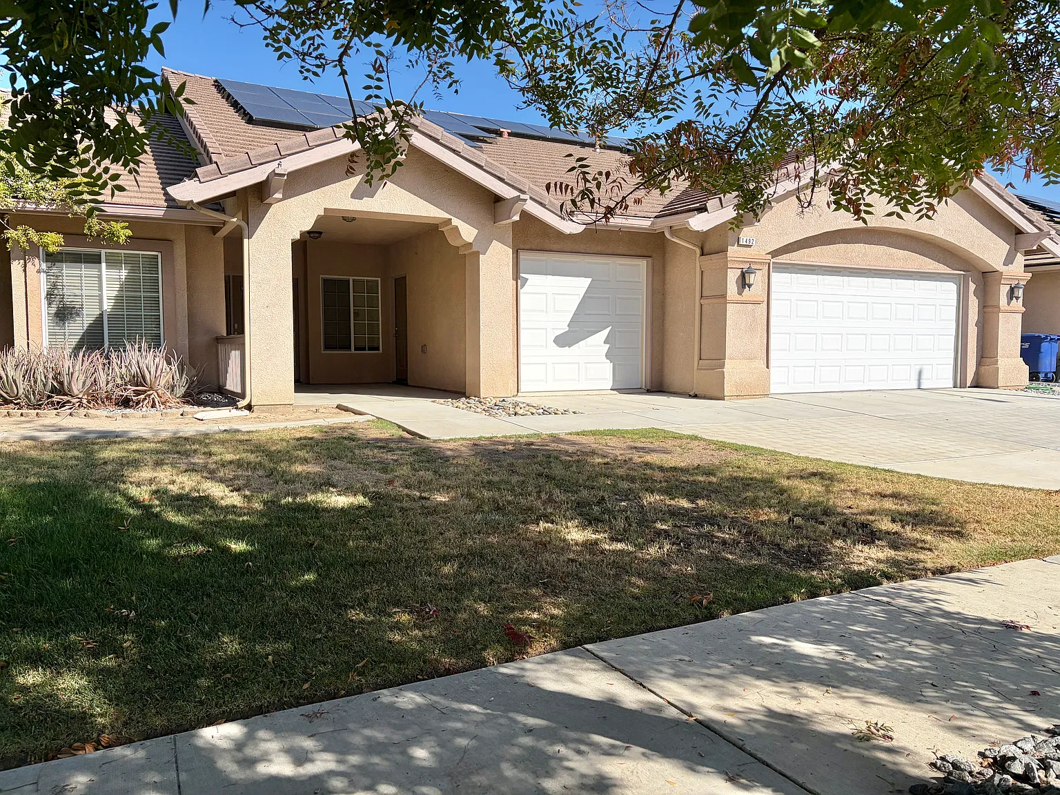 3 bed, 2512 sqft, $2,750 — Photo 1