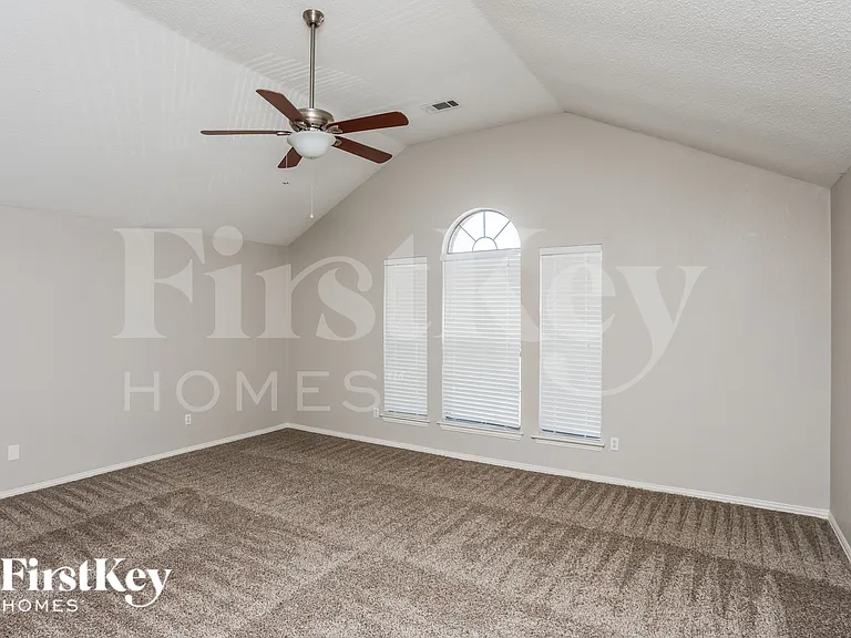 5902 Silverpoint Ct — Photo 13