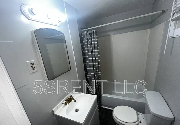 240 S Mary Ellen St #B — Photo 16