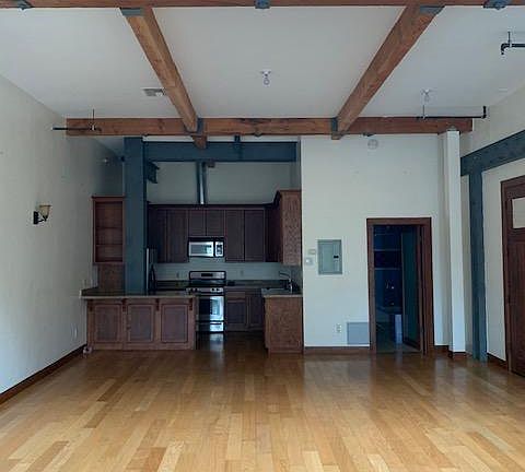 5th image of 800 S Pacific Ave #202