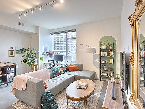 3rd image of 1515 W Haddon Ave #405