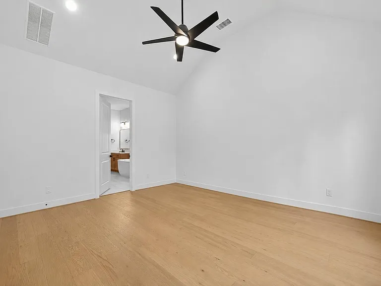 9722 Dani Lake Dr — Photo 9