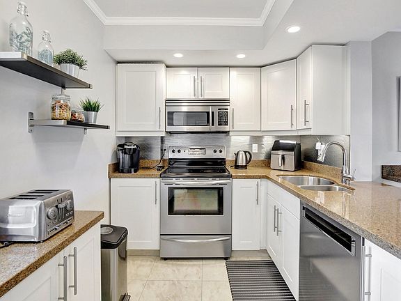 4th image of 3250 N Palm Aire Drive #706