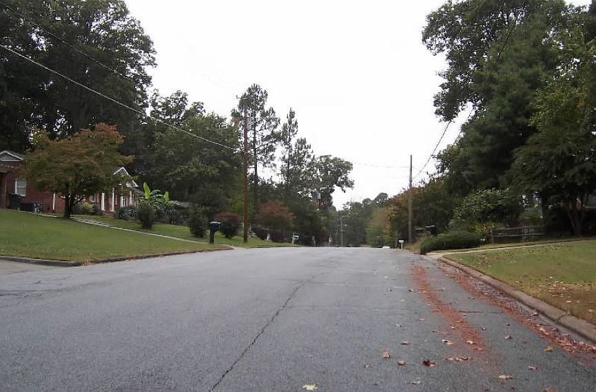 2nd image of 1607 Bolingbroke Rd