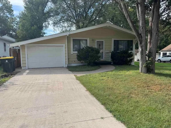 3305 Douglas St, Sioux City, IA 51104