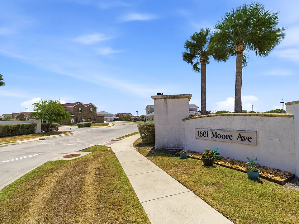 Oak Manor Villas
