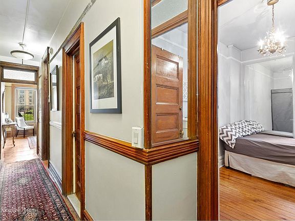 4th image of 25 Charles St APT 4B