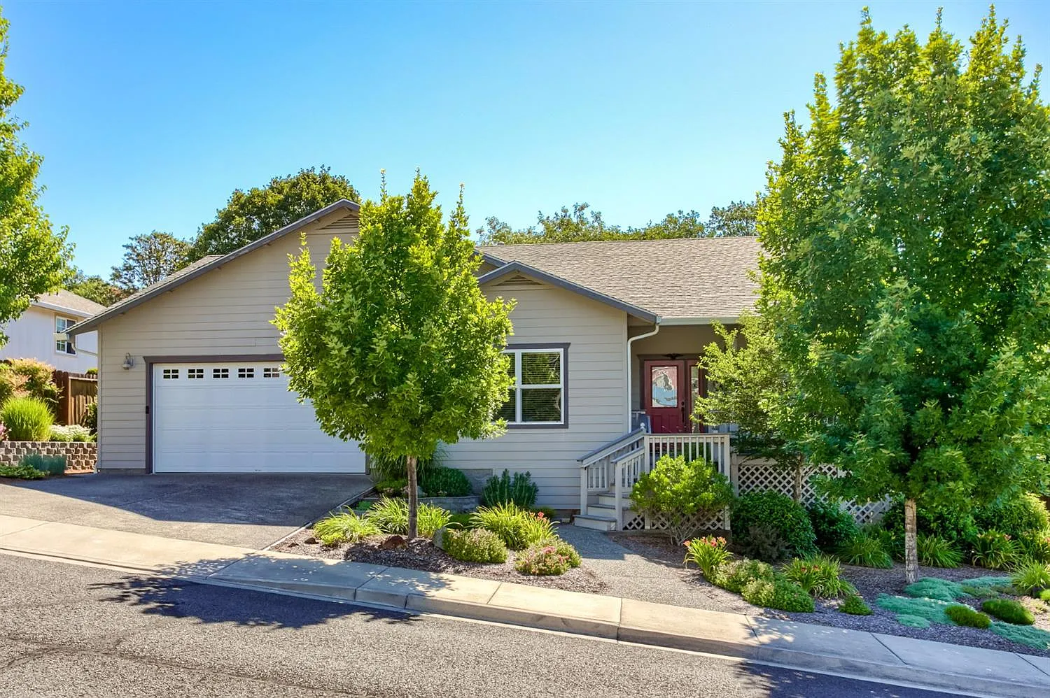 504 Cypress Ave photo 1