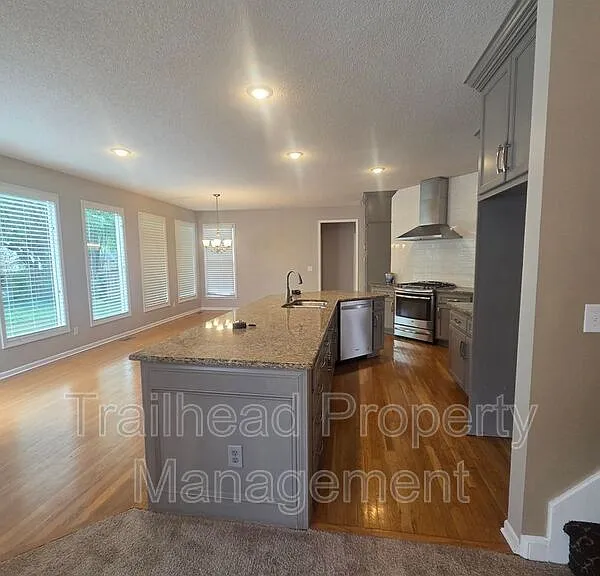 14002 Goodman St — Photo 9