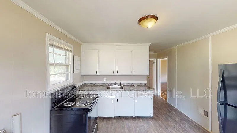 2 bed, 1.0 bath, $895 — Photo 4