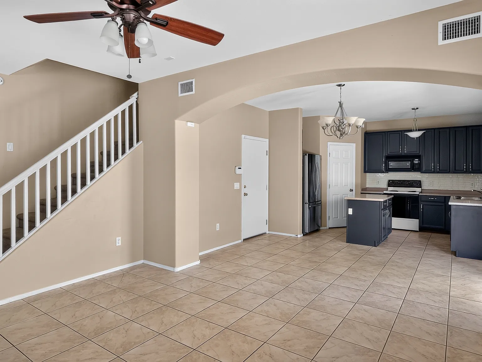 3 bed, 1534 sqft, $2,140 — Photo 2