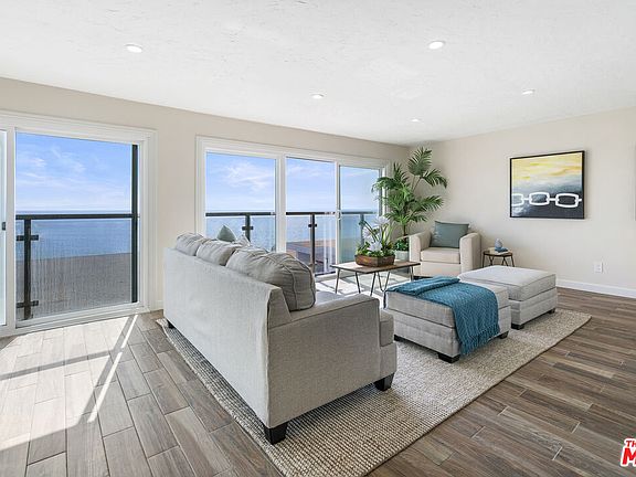 3rd image of 18147 Coastline Dr APT 6