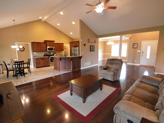 3rd image of 356 Markwell Ln