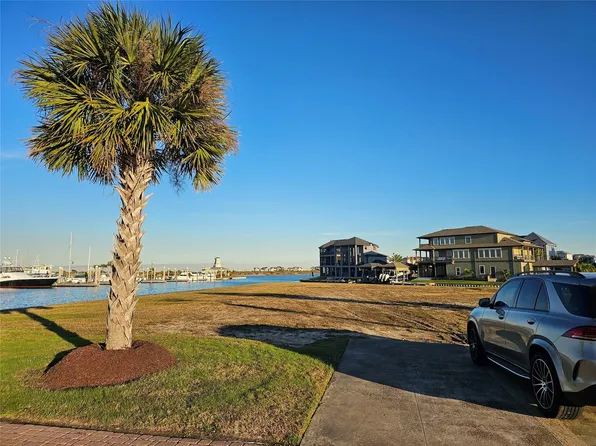 49 Shell Ky, Hitchcock, TX 77563