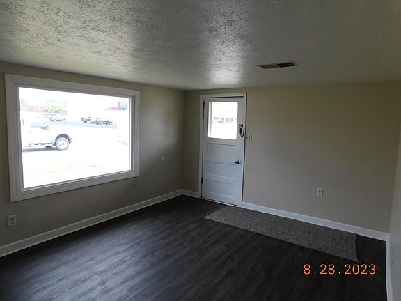 5th image of 820 S Cottonwood St