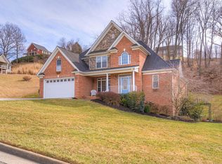7017 Doral Dr, Radford, VA 24141