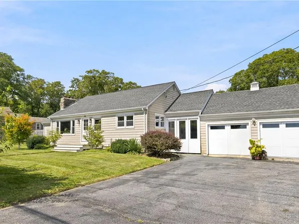 561 Boyds Ln, Portsmouth, RI 02871