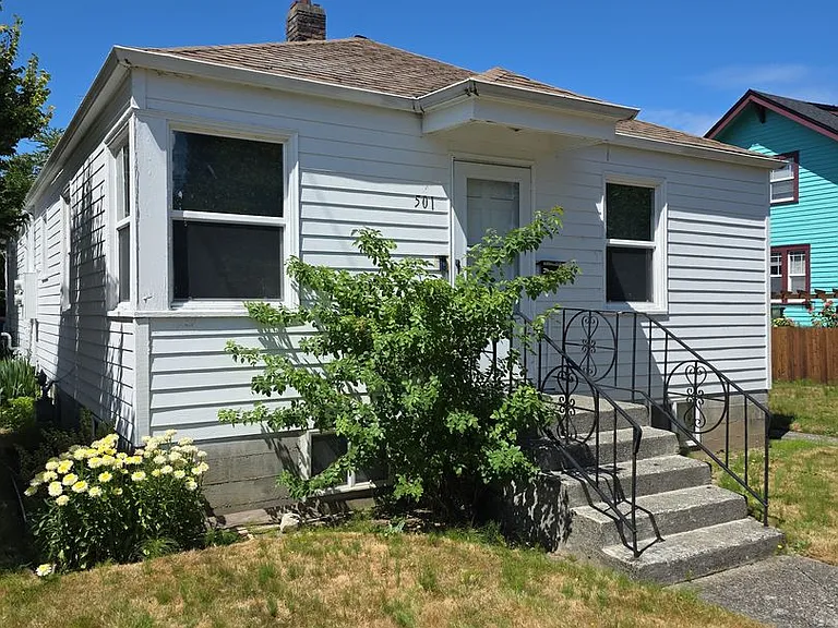 501 Wells Ave N #A — Photo 1