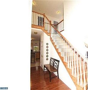 5th image of 719 Meadow Wood Ave
