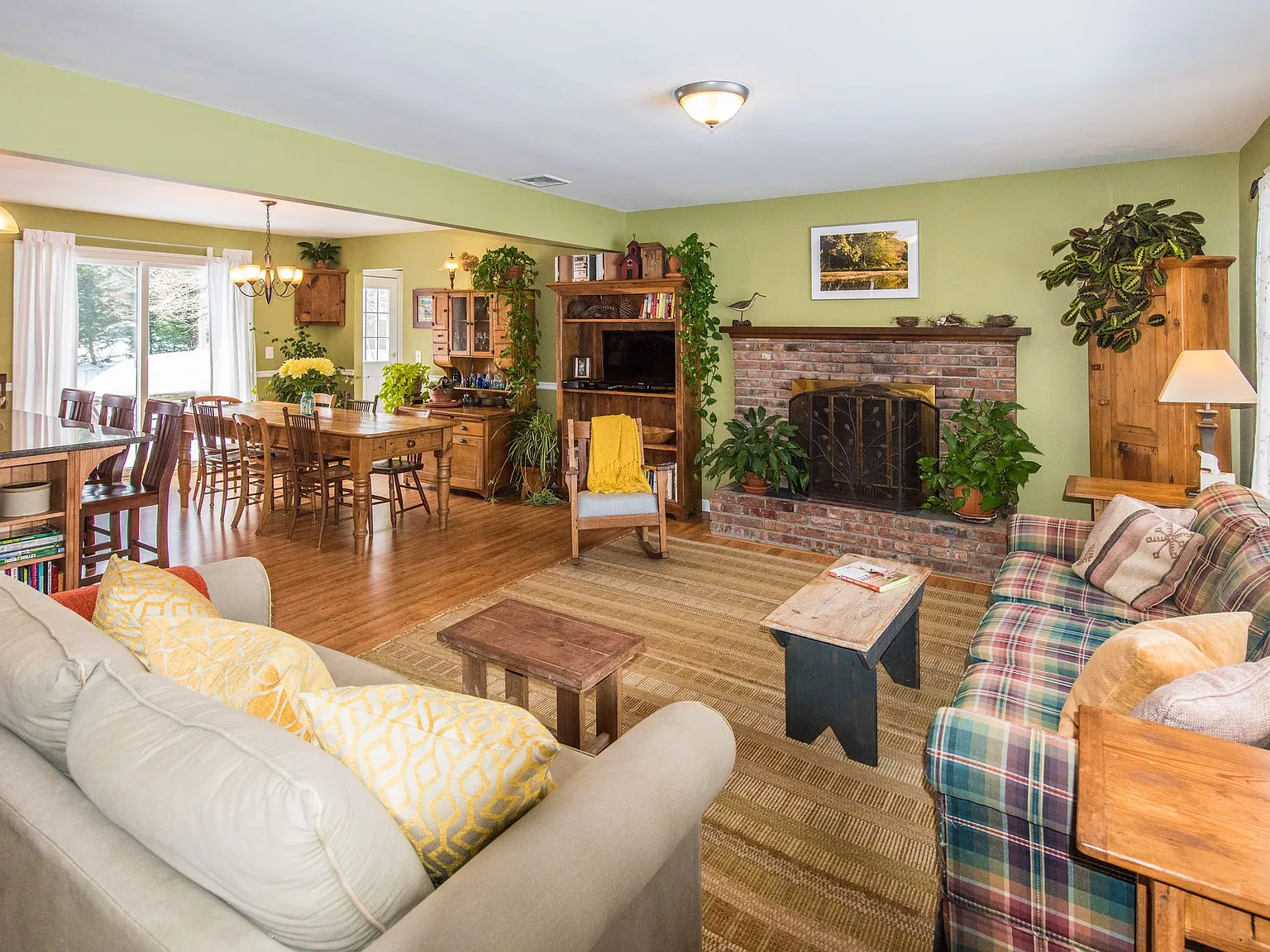Charming Cottage close to Big Fresh Pond and Great Peconic Bay!! — Photo 2