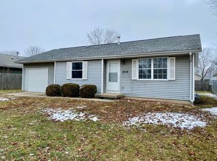 3216 W John St, Champaign, IL 61821