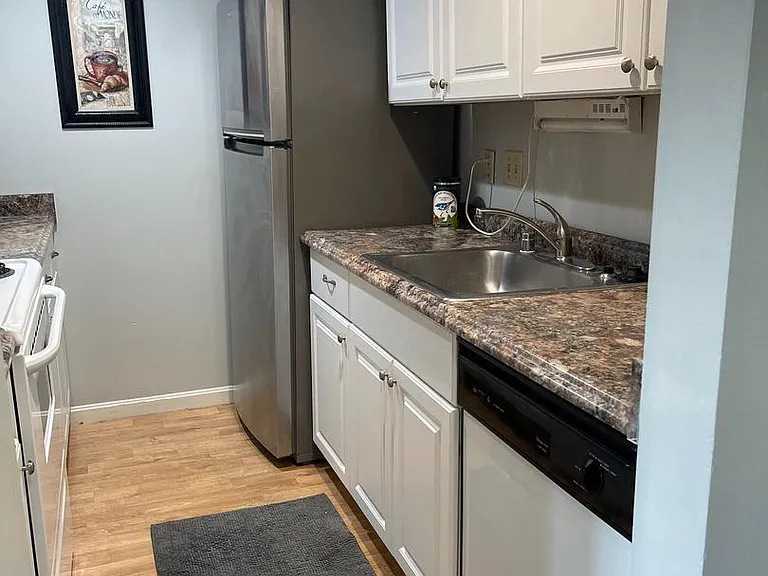 911 S Charles St #302 — Photo 5