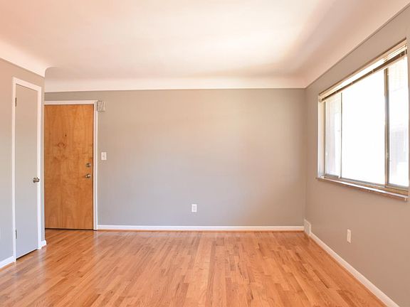 2nd image of 118 N Center St APT 1