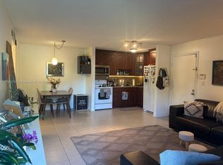771 NE 199th St APT 103, Miami, FL 33179