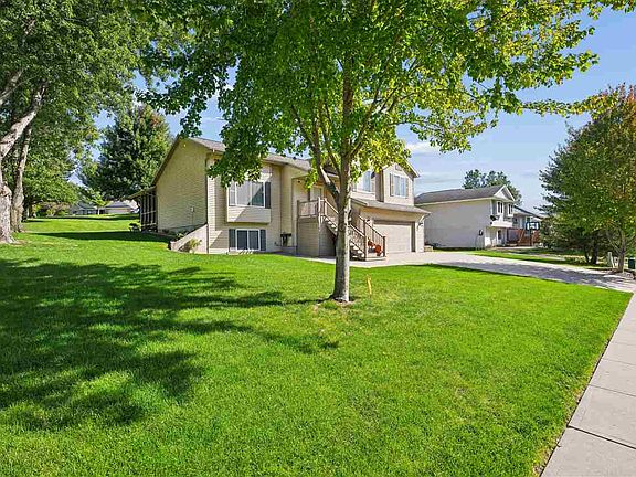 3rd image of 2331 N Ridge Dr