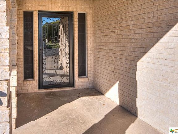 4th image of 4401 Oak Vista Cir