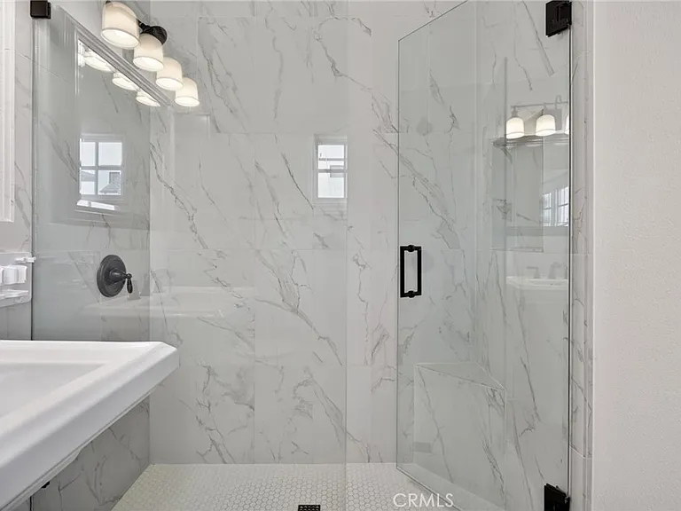 415 1/2 Heliotrope Ave — Photo 14