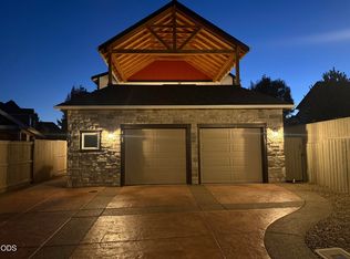 1184 Rutherford Dr, Medford, OR 97504