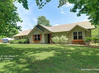 1001 S 21st St, Rogers, AR 72758