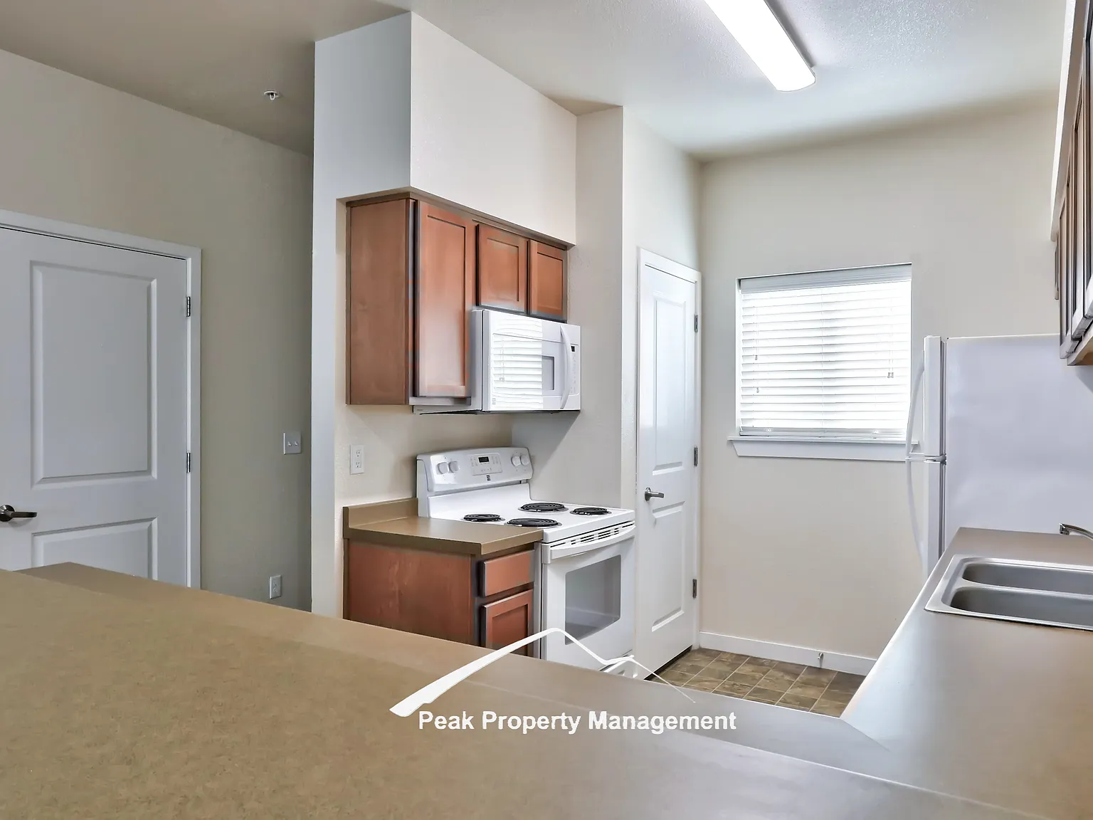 2 bed, 2.5 bath, 1189 sqft, $1,425 — Photo 4