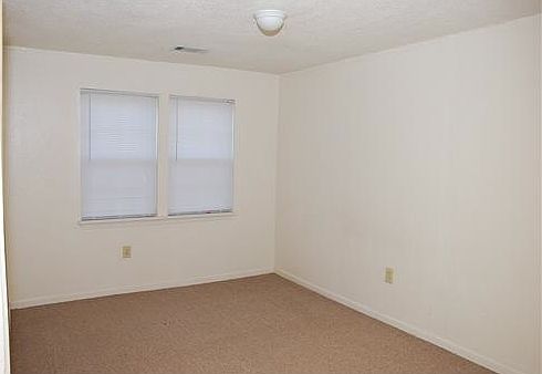 4th image of 2043 Maywood St #B