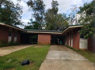 1911 S Riverview Cir, Albany, GA 31705