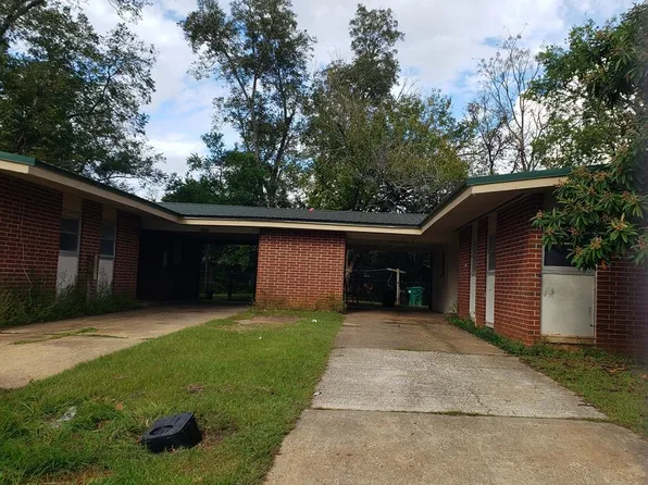 1911 S Riverview Cir, Albany, GA 31705